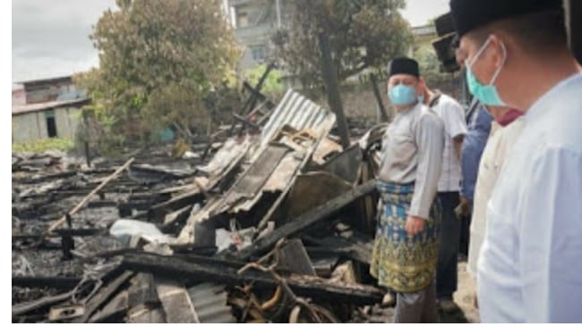 Pemkab Lingga akan Bangun Kembali Rumah Warga yang Terbakar