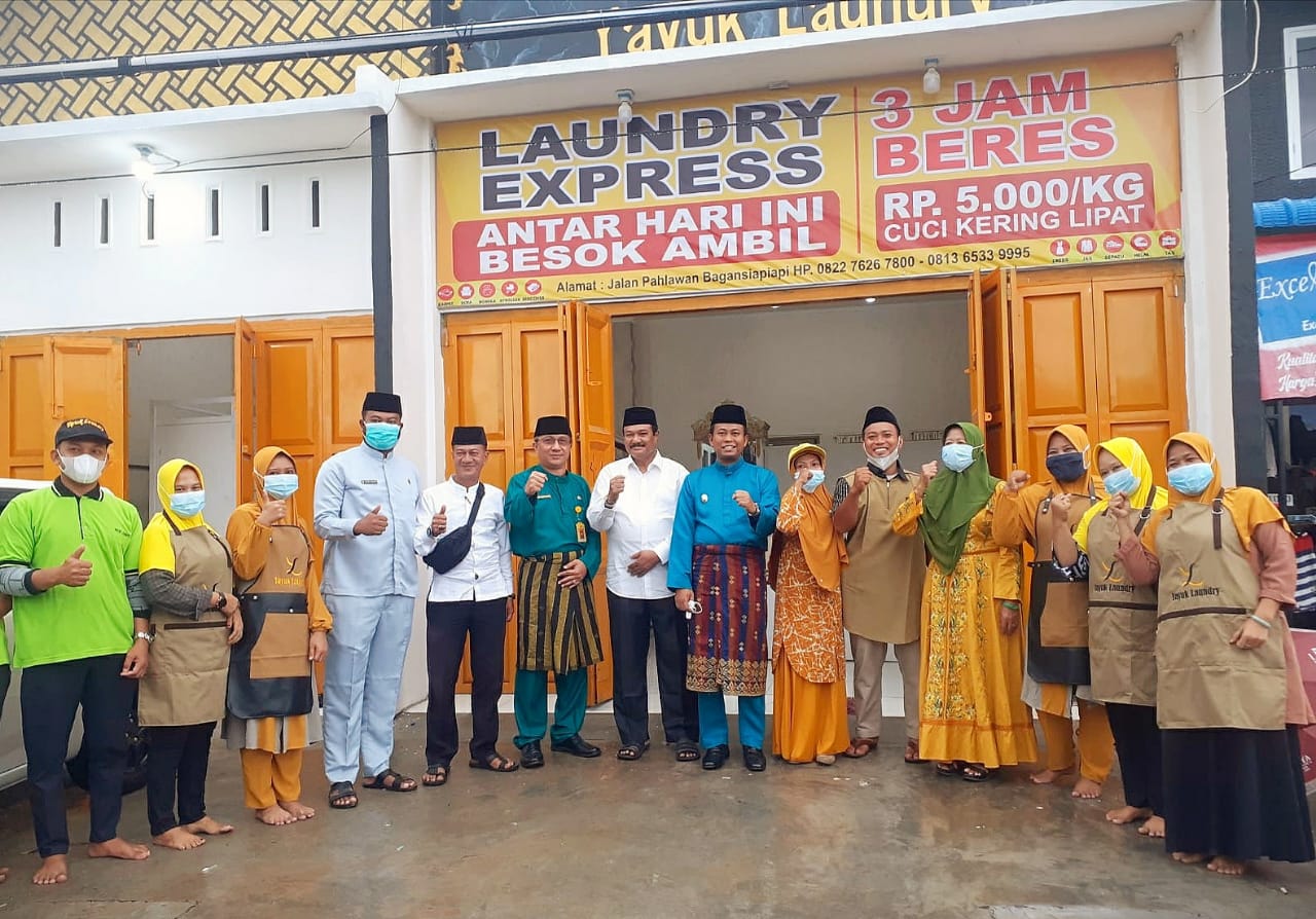 Wabup Rohil H Sulaiman Resmikan Yayuk Laundry