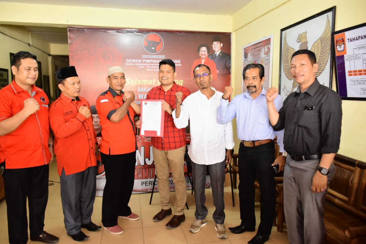 Didukung Projo dan HNSI, Hanafi Kembalikan Berkas Pendaftaran ke PDI Perjuangan 