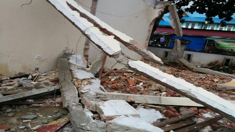 Tertimpa Bangunan Disdikbud Dumai Seorang Pekerja Kritis