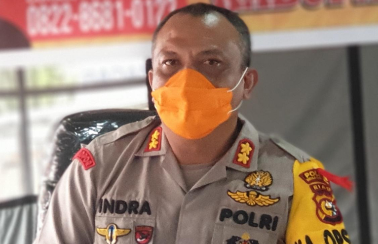 Kapolres Inhil Kawal Penyaluran BST Tahap Pertama Hingga Dini Hari