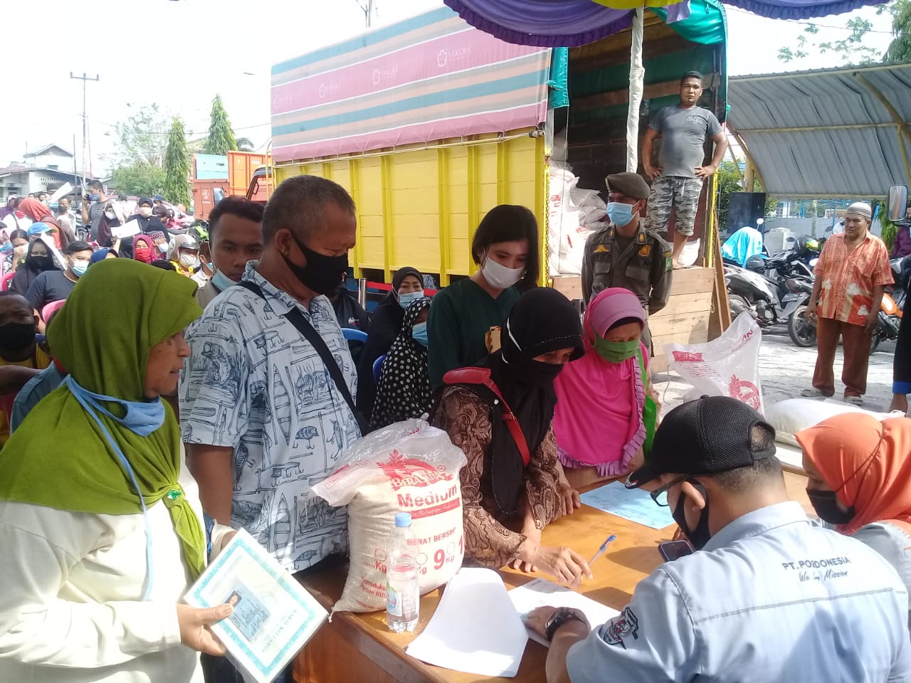 Kantor Pos Dumai Salurkan BTS Tahap 14 dan 15