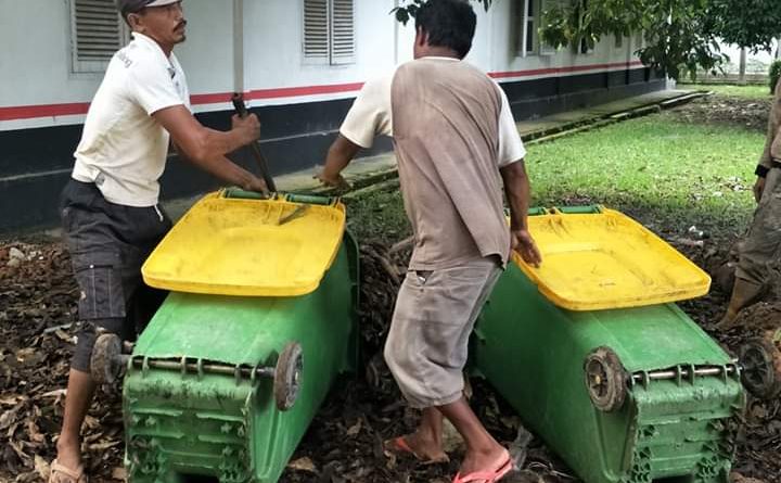 DLH Labuhanbatu Laksanakan Kebersihan di RSUD Rantauprapat
