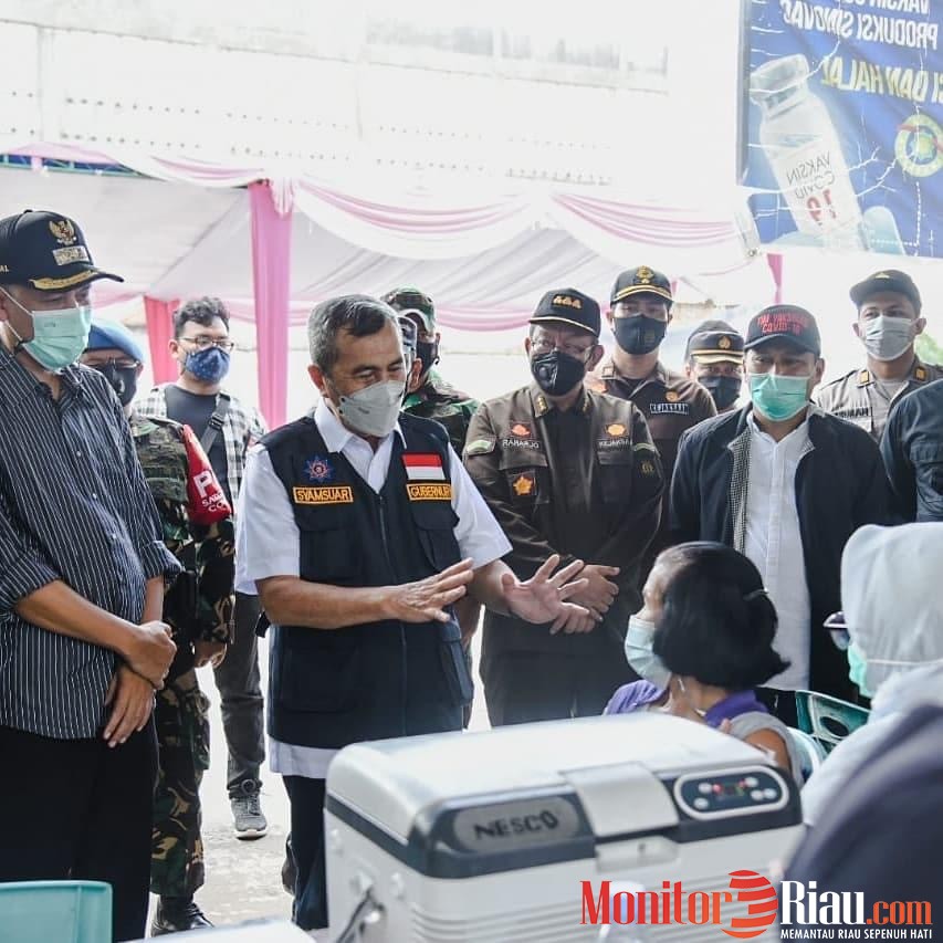 Cegah Penularan Covid-19, Gubri Serahkan 50.000 Dosis Vaksin Untuk Dumai