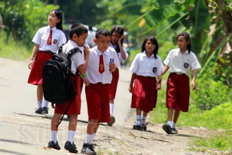 Puluhan Siswa SD Mual Usai Jajan Susu Kemasan