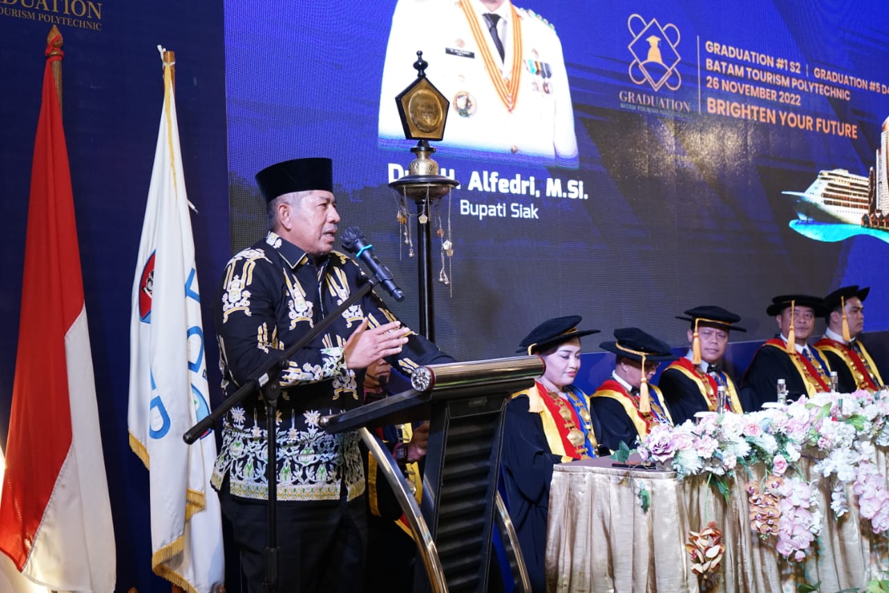Hadir di Sidang Senat Terbuka Batam Tourism Polytechnic Ini Pesan Bupati Alfedri 