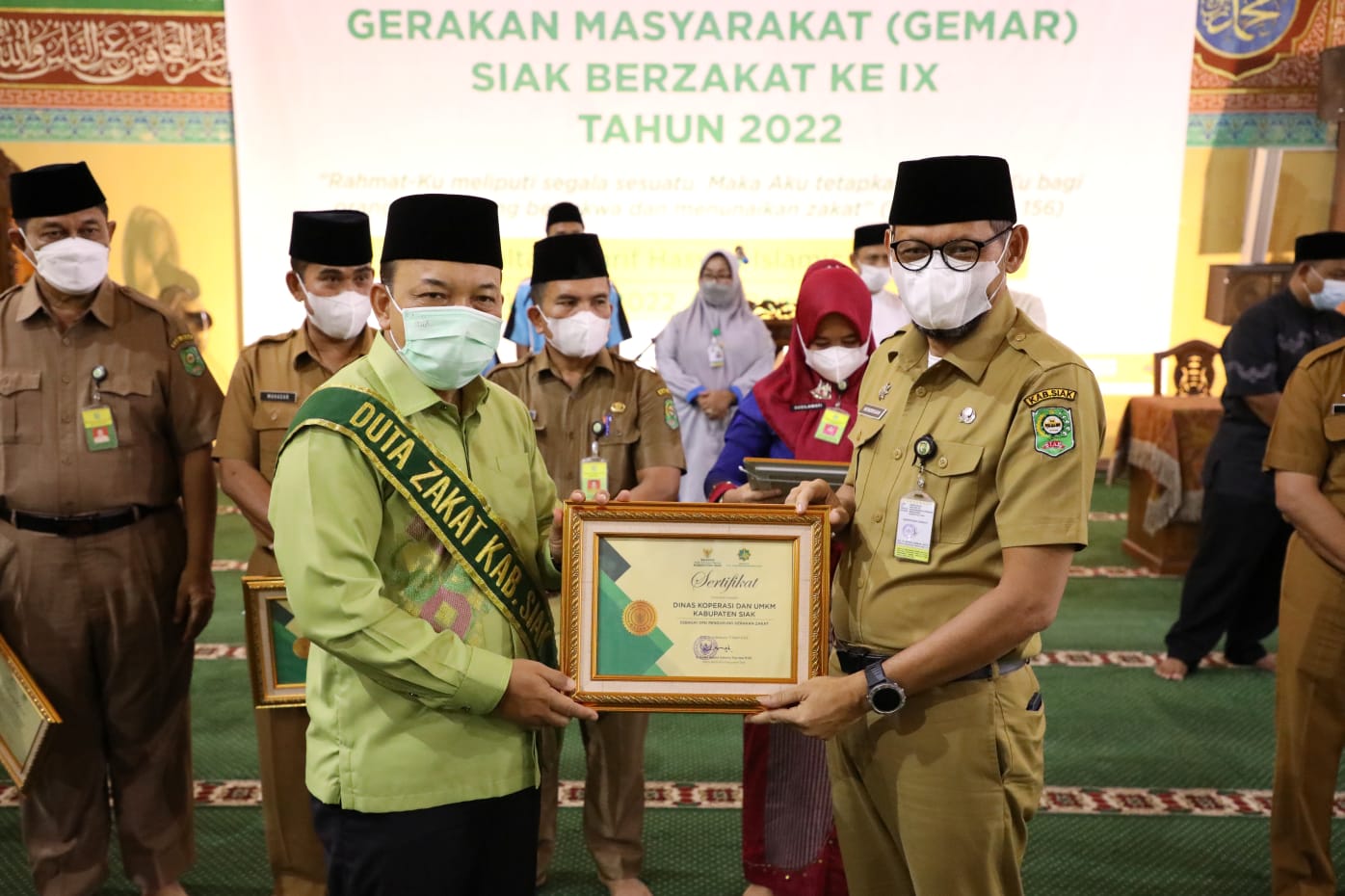 Wabup Siak Terima Anugerah Duta Zakat Dari BAZNAS Kabupaten Siak