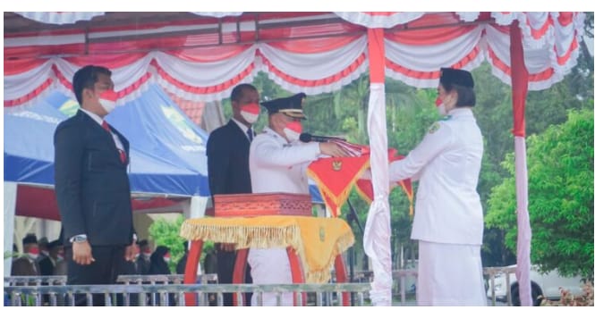 Bupati Lingga Pimpin Upacara HUT RI ke-76