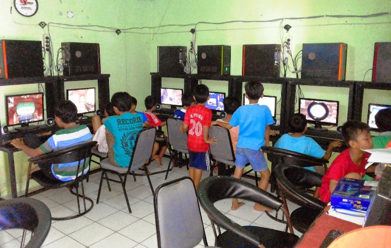 Bandel, 10 Warnet di Dumai Masih Buka di Malam Ramadhan