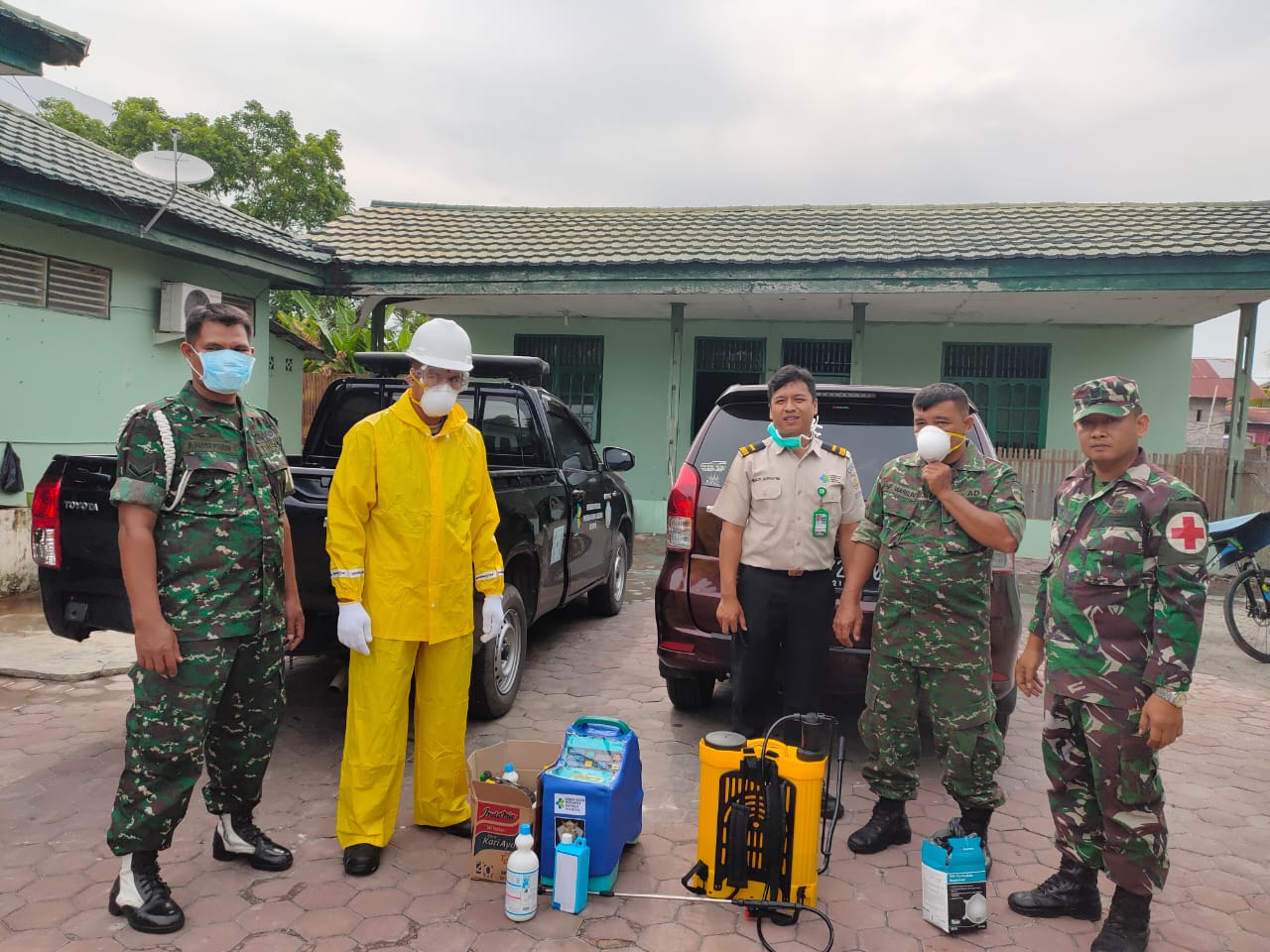 Area Perkantoran Kodim 0320/Dumai Serta Asrama Militer Disemprot Disinfektan