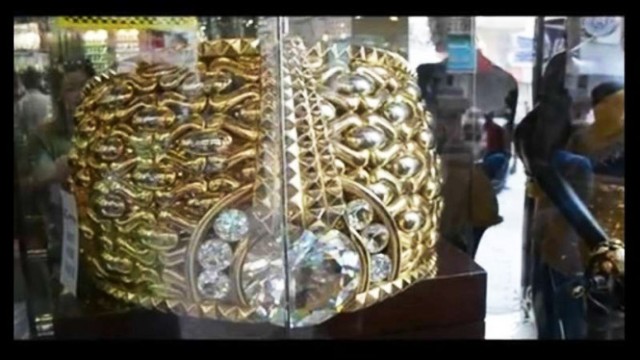 Cincin Terbesar Didunia 21 Karat