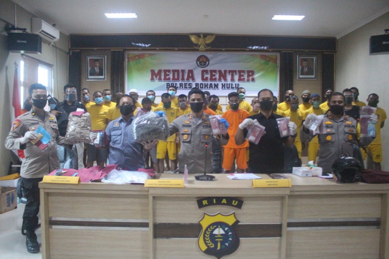 Ungkap Penyalahgunaan Narkoba dan Uang Palsu, Polres Rohul Gelar Konferensi Pers