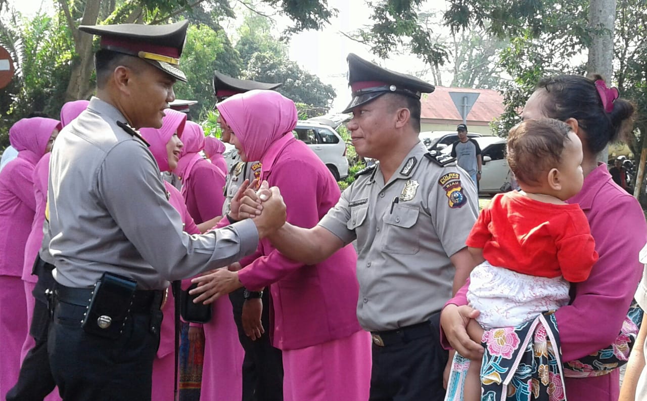 38 Personil Polres Bengkalis dan 4 Orang PNS Naik Pangkat