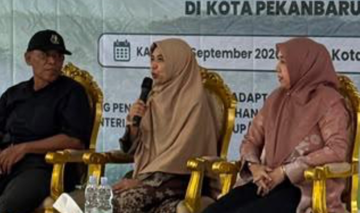 Momen Hari Kesaktian Pancasila Dorong Semangat Gotong Royong melalui Program Kampung Iklim oleh PLN NP UP Tenayan