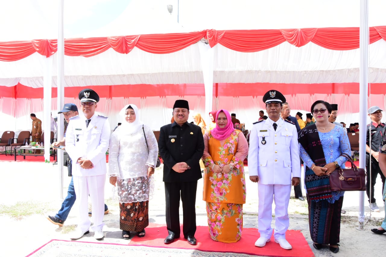Amril Mukminin Lantik Kepala Desa
