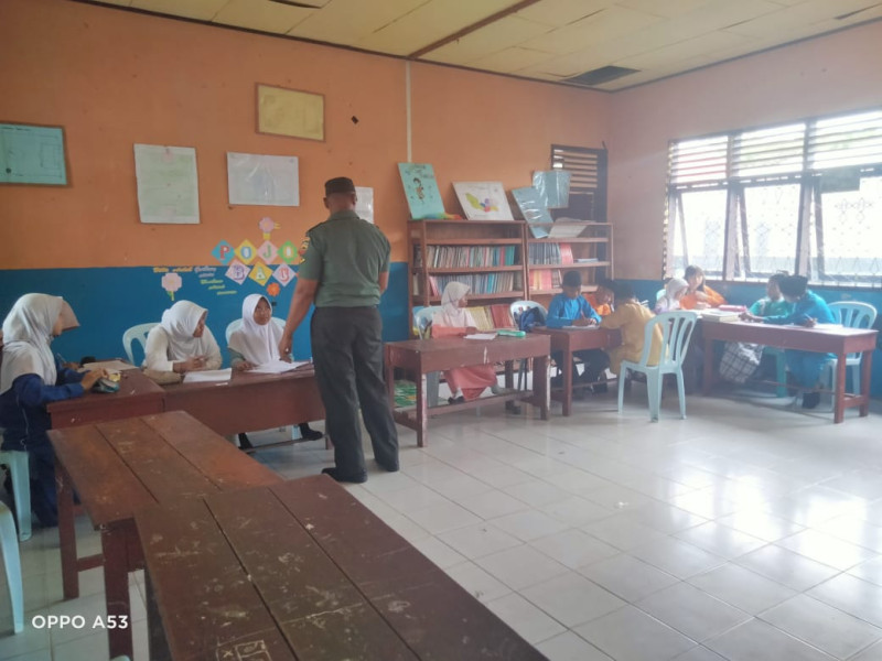 Edukasi Nilai-nilai Pancasila Kepada Pelajar Oleh Serda Ansari