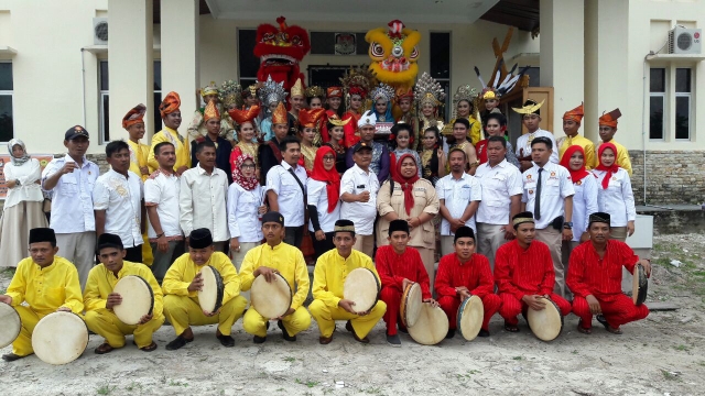 Parade Budaya saat Pengantaran Berkas Partai Gerindra Ke KPU