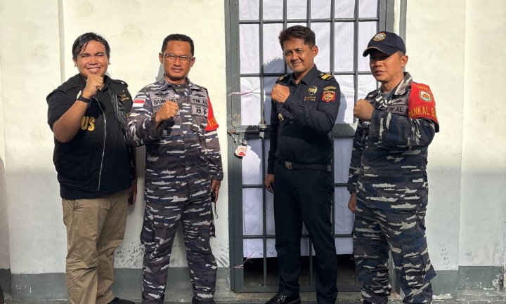 Sinergi berantas rokok ilegal, Bea Cukai Tanjungpinang terima barang hasil penindakan dari Lanal Tarempa