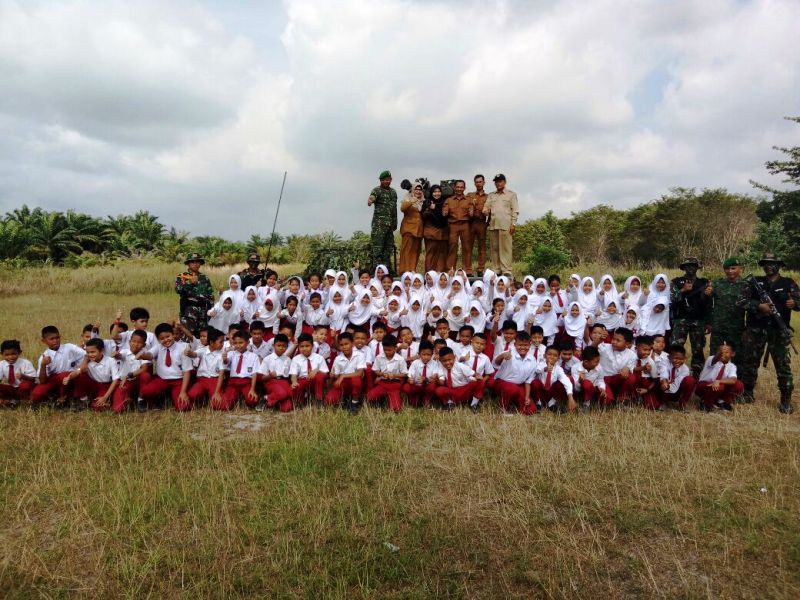 Pengenalan Alutsista Rudal Starstrek pada Murid SDN 05 Bukit Jin Dumai