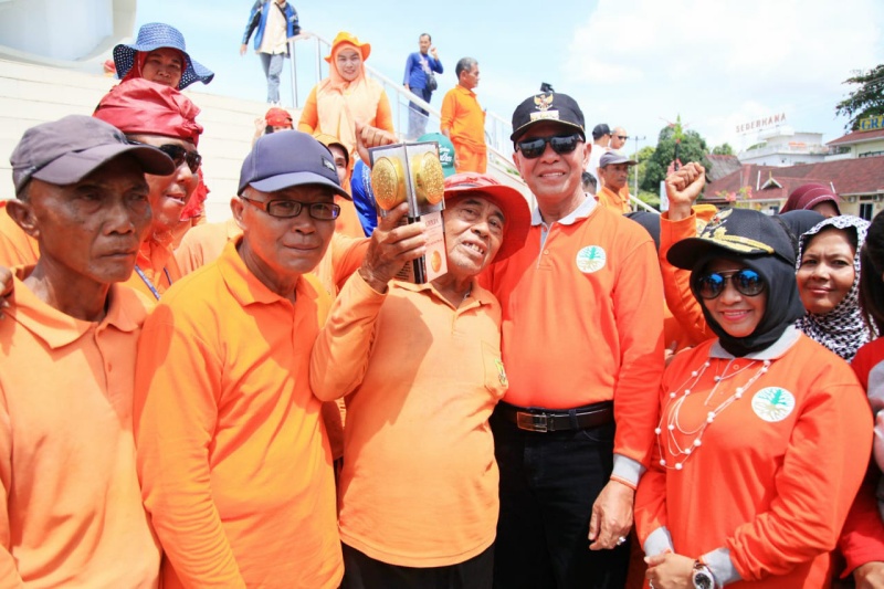 Piala Adipura ke-14 Diarak keliling Tanjungpinang