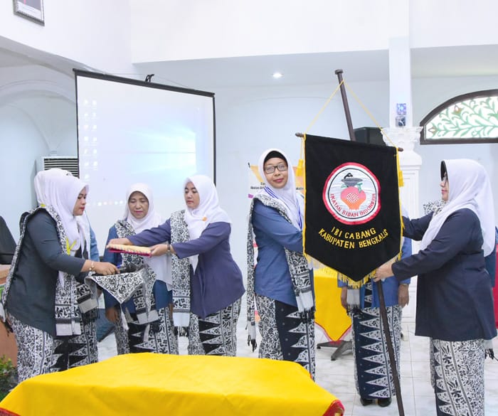 IBI Provinsi Darmiati Lantik Safra Rita jadi IBI Kabupaten Bengkalis