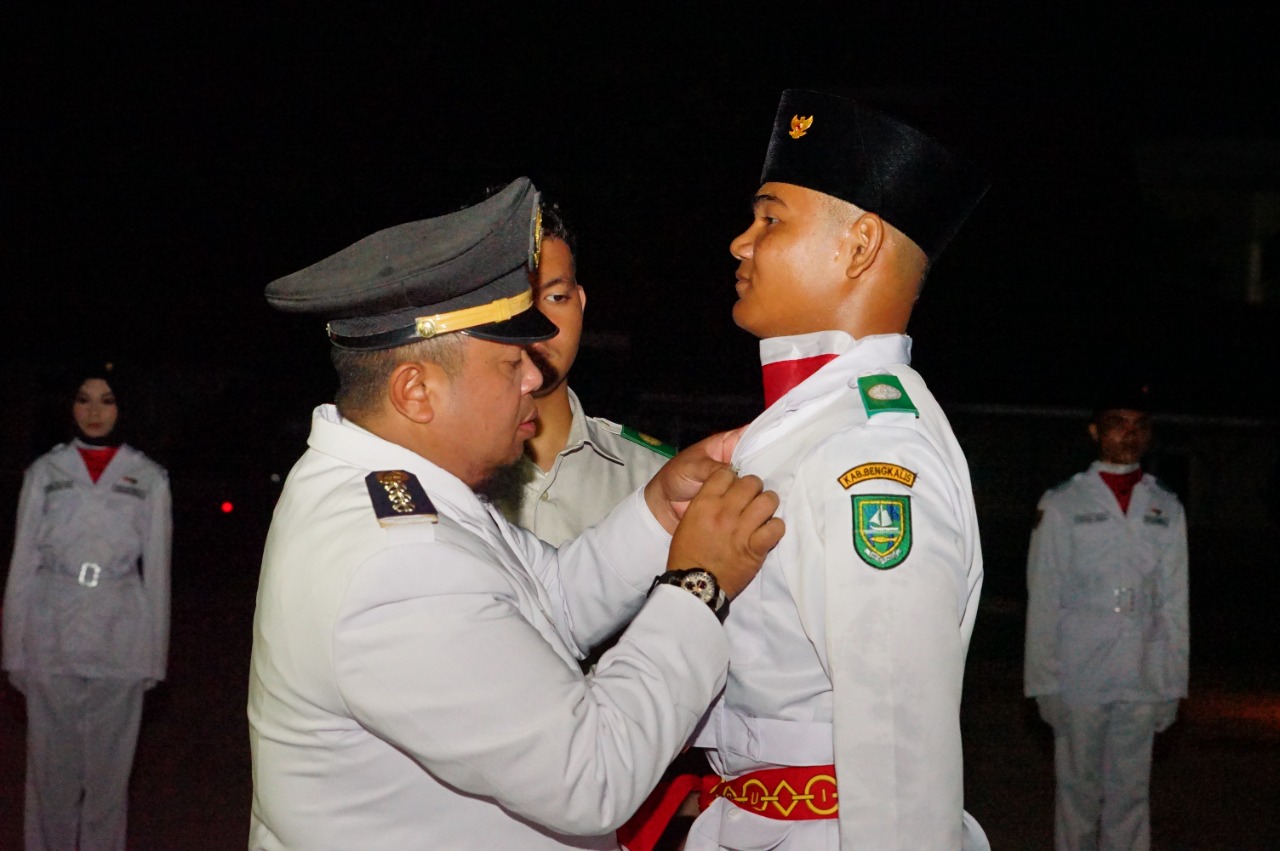 Camat Mandau Kukuhkan Paskibra