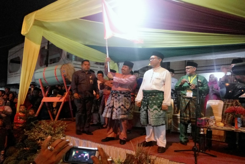 Masyarakat Sangat Antusias, Bupati Bengkalis Lepas Pawai Takbir di Duri