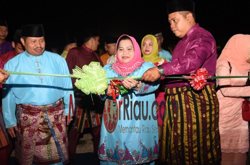 Kasmarni Buka Bazar MTQ Ke-28 Tingkat Kecamaran Bukit Batu
