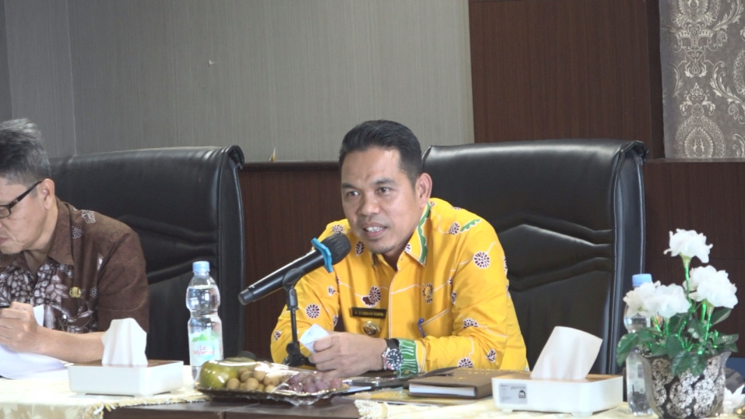 Pj Bupati H Erisman Yahya Pimpin Rapat untuk Tingkatkan PAD melalui Kolaborasi dan Digitalisasi