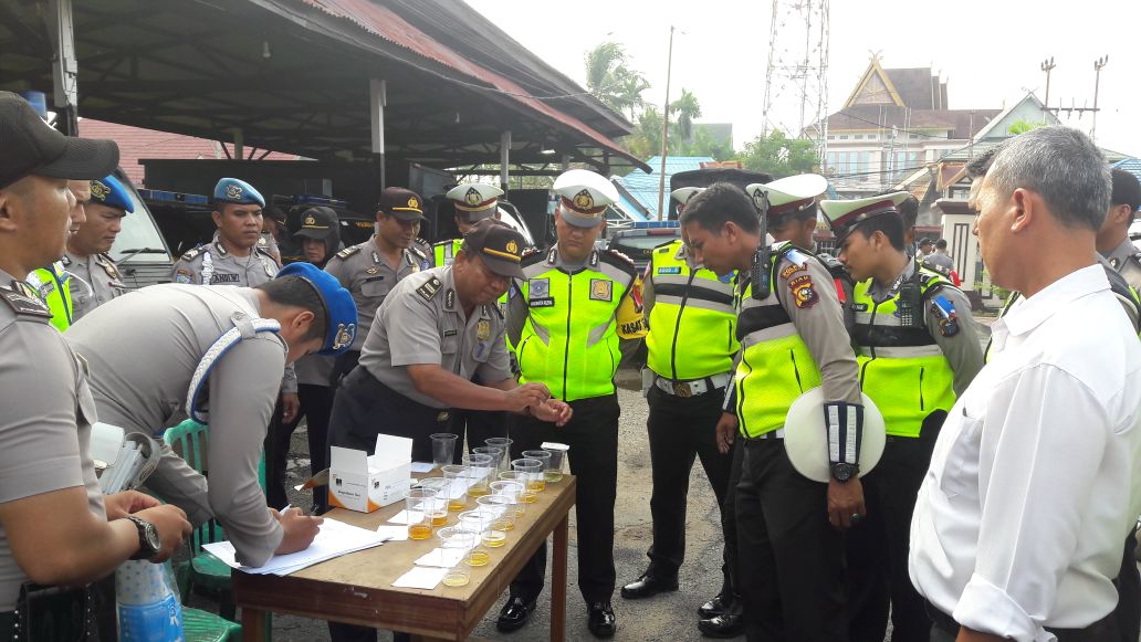 Polres Inhil Periksa Urine Personil Sat Lantas
