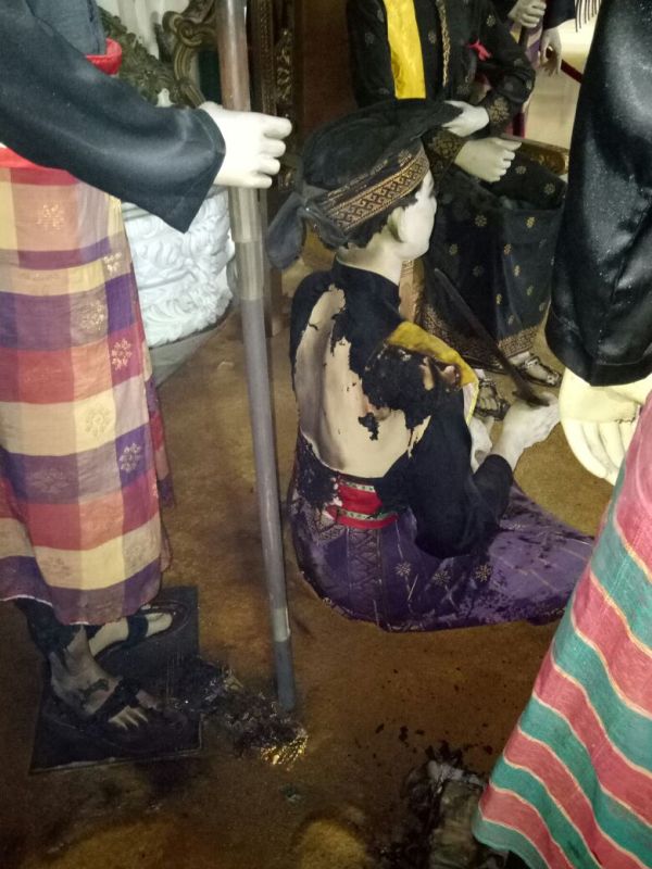 Waduh..!! Istana Siak Dibakar OTK