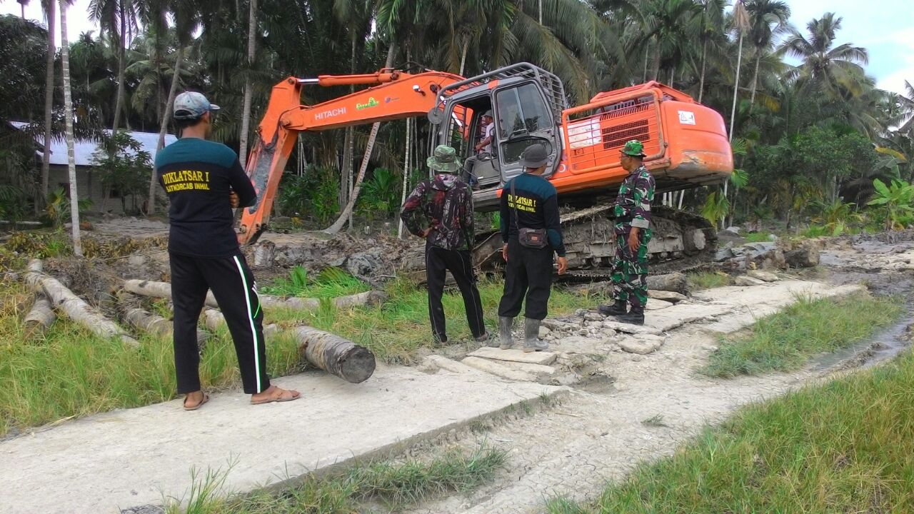 Kades Nusantara Jaya Juga Turut Serta Sukseskan Program TMMD Ke-101 Kodim 0314/Inhil