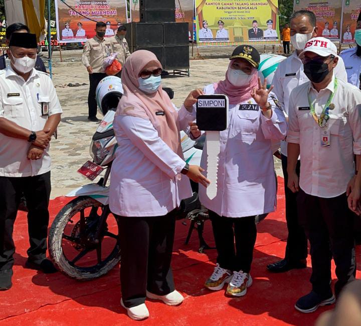Lakukan Inovasi Bidang Kesehatan, Kasmarni Launching Program SIMPONI
