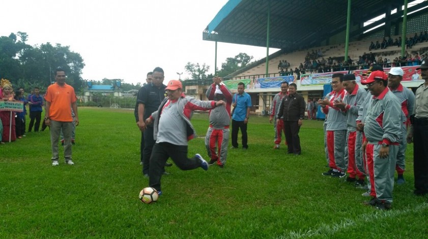 Bupati Bengkalis Kompetisi Olahraga Tingkat Pelajar