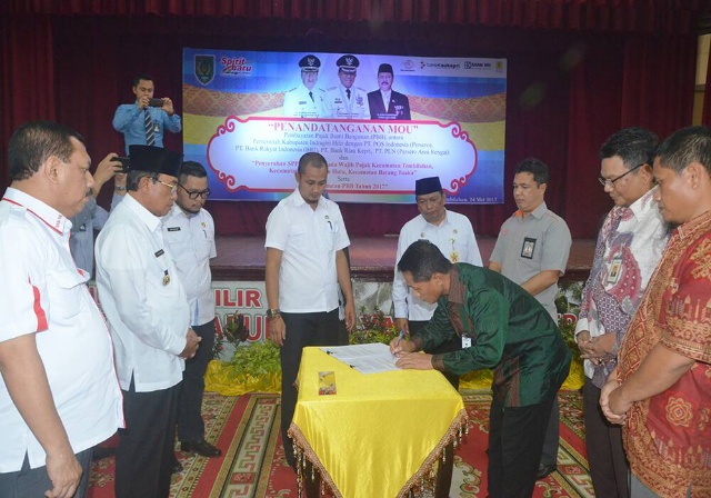 Bupati Inhil Tandatangani MoU Pembayaran PBB Dengan Sejumlah Institusi
