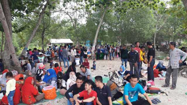 Pengunjung Pantai Solop Meningkat