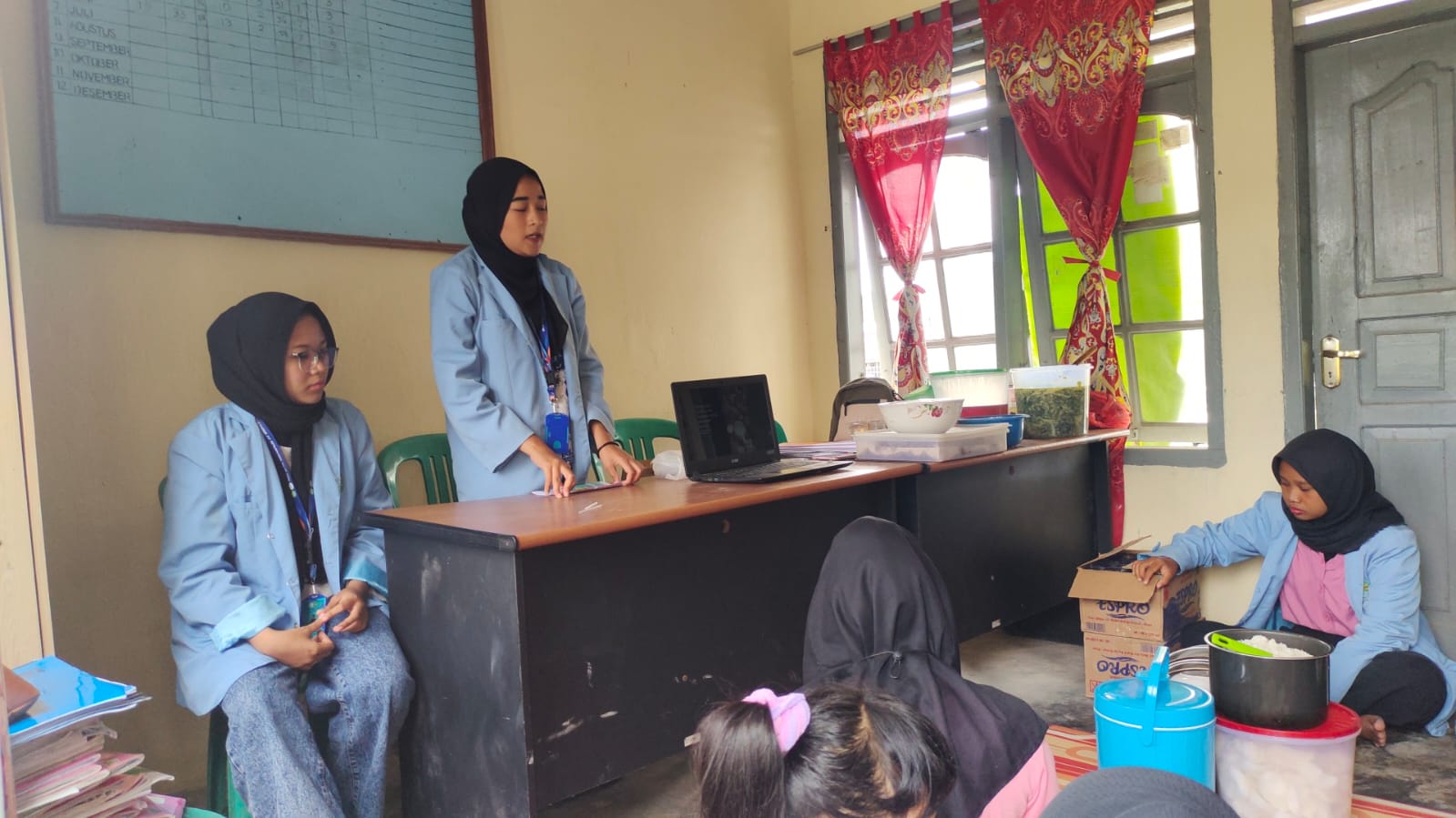 Sosialisasi Stunting dan Penyuluhan Pembuatan Makanan Cegah Stunting Oleh Mahasiswa KKN UNRI 2022