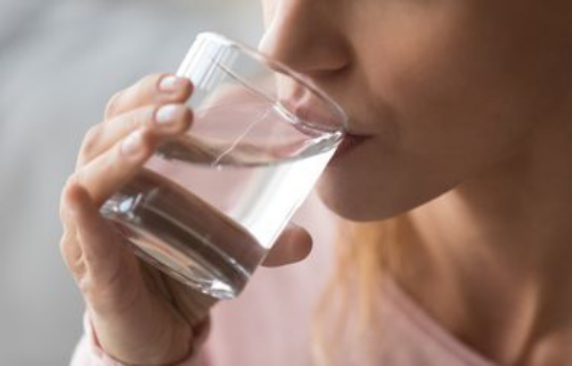Minum Air Putih Ternyata Bisa Menurunkan Berat Badan, Begini Metodenya