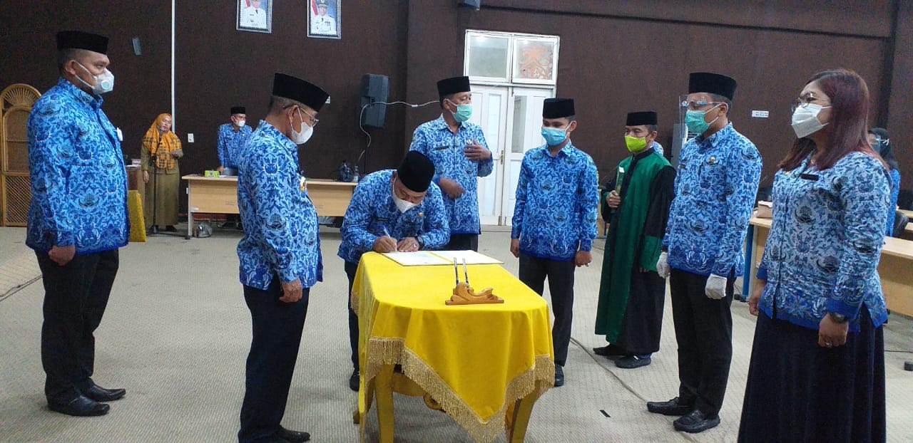 Pemkab Pelalawan Ambil Sumpah dan Janji 150 PNS yang Lulus Tahun 2018