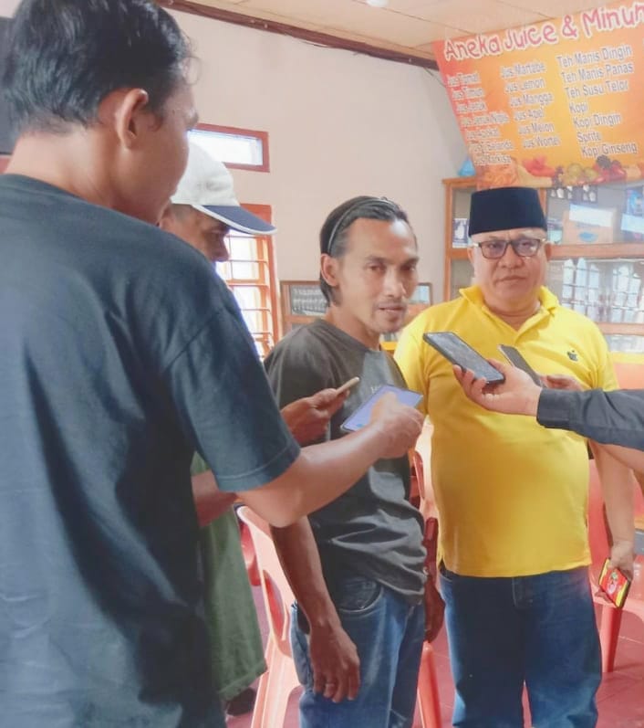 Bersama Jurnalis, Panglima Gagak Hitam dan Ketua AMPG Serahkan Dana Donasi ke Wartawan