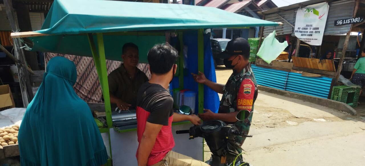 Sertu Abu Kasim Datangi Pasar Pagi Bundaran