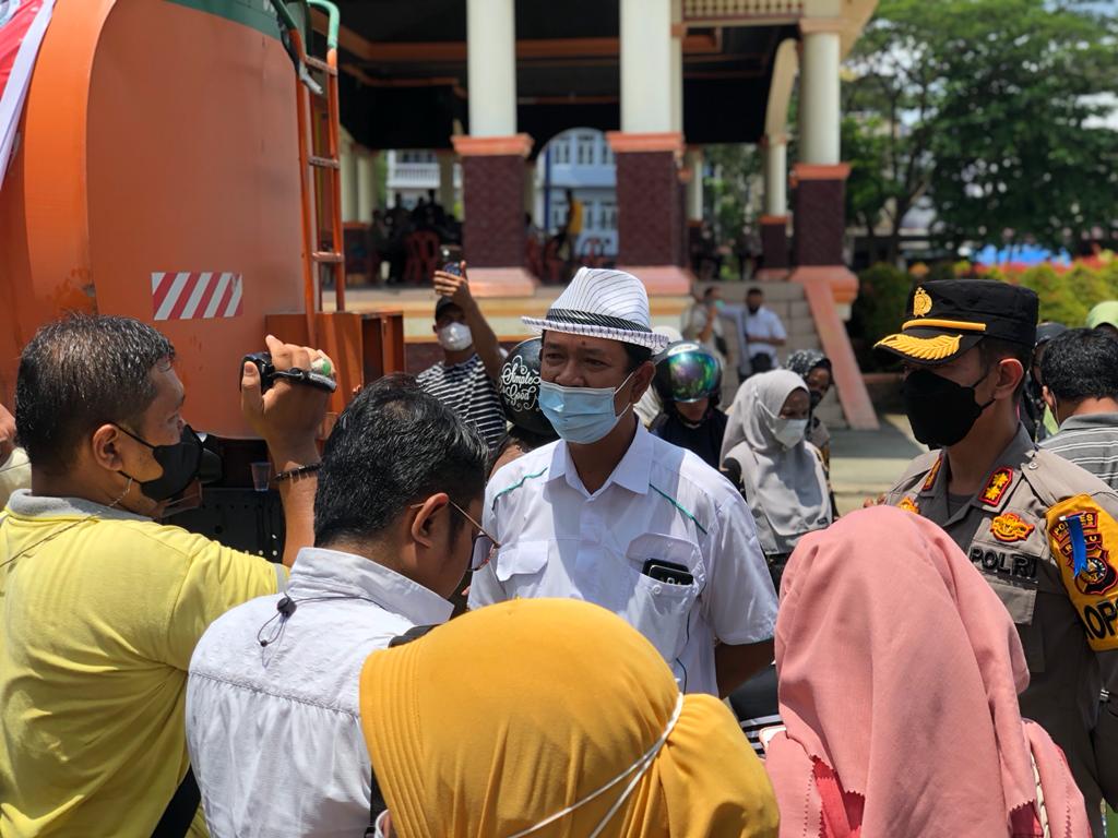 Polres Inhil Layani Vaksinasi di Pasar Murah Besutan Kadin