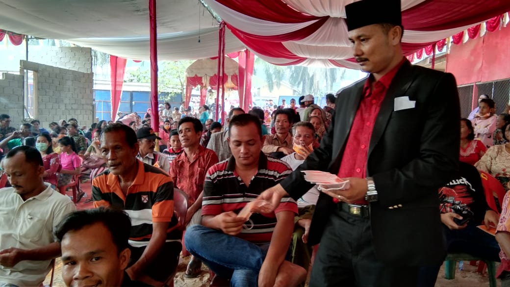 Gelar Syukuran, Anggota DPRD Ini Bagikan Masker Kepada Undangan