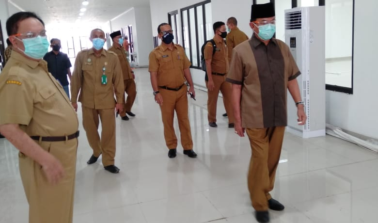Progres Fisik Telah 95 Persen, Bupati Inhil Gesa Penyelesaian Ruang Isolasi Pasien Covid-19