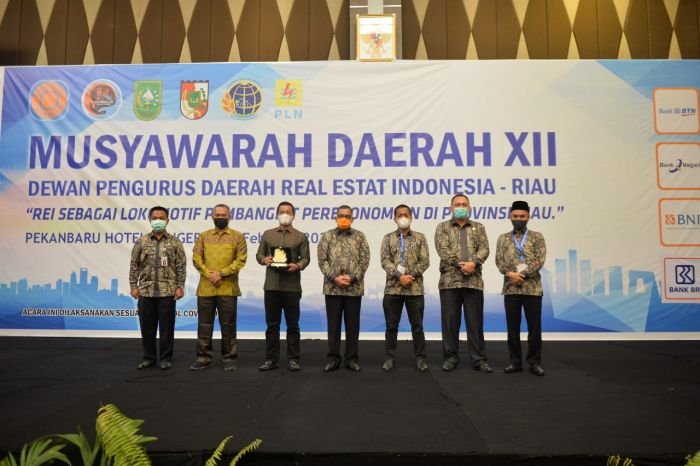Pemprov Riau Dukung REI Bangun Rumah Masyarakat yang Kurang Mampu