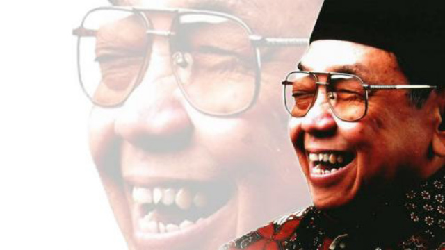Ketika Gus Dur Dikuntit Intel, Lalu Minta Rapat Pakai Bahasa Arab