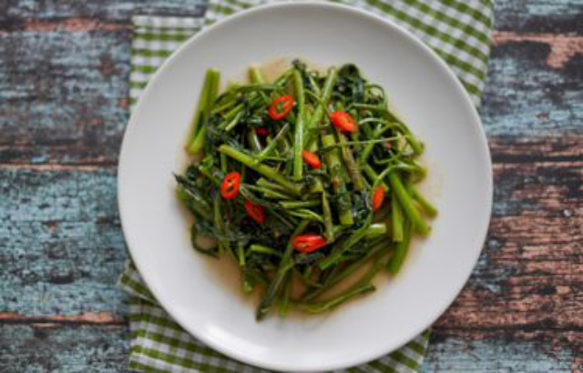 Resep Tumis Kangkung Bumbu Bawang Putih dan Terasi