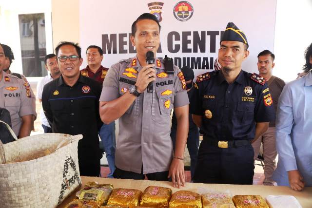 Polres Dumai Gelar Press Confrence Pengungkapan Kasus Narkotika Jenis Sabu-sabu
