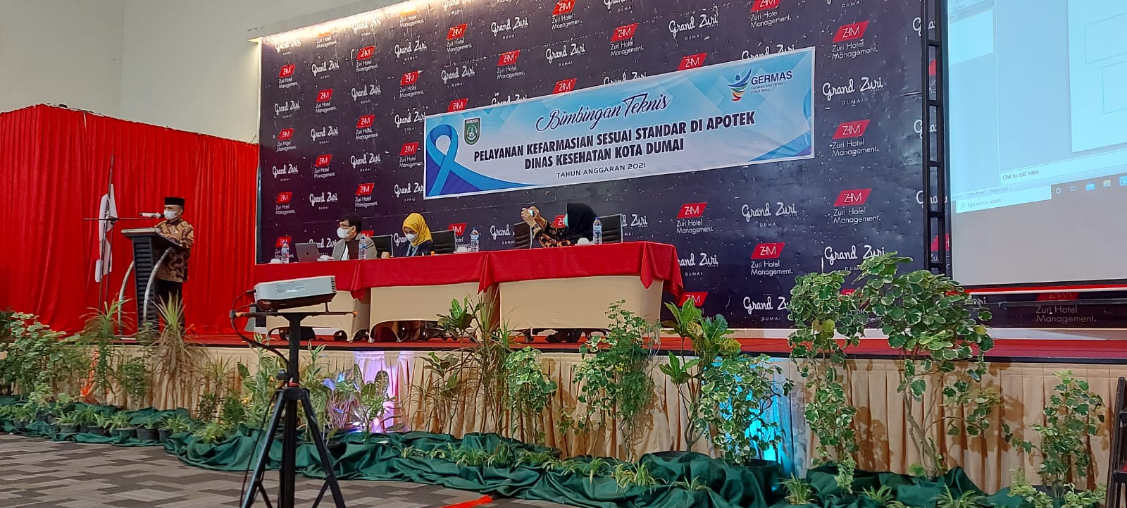 Dalam Bimtek Sektor Farmasi, dr Syaiful Sebut Apotek Juga Terdampak Covid-19