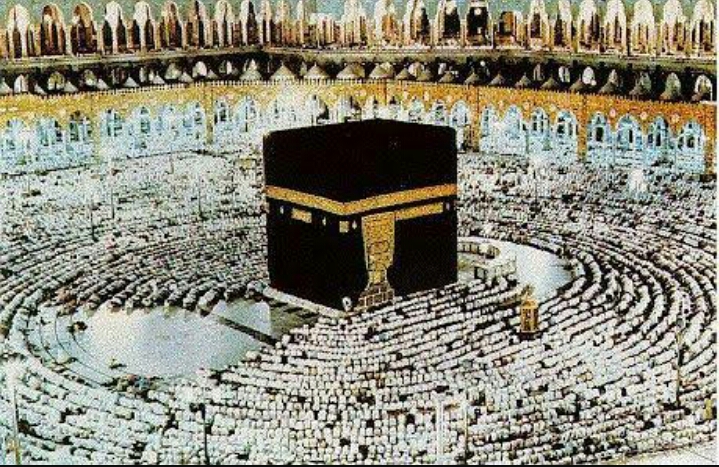 12 Orang Anggota Grup Marawis Masjid Nur Iman Berangkat Umroh